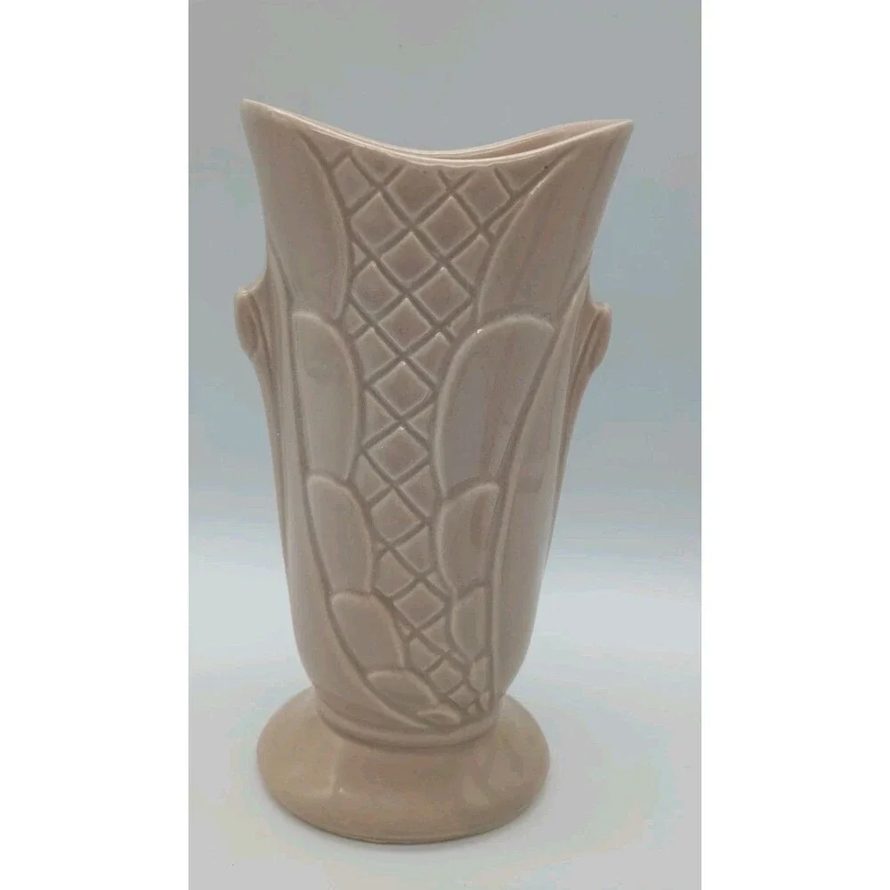 Shawnee Pottery 40s  Double Fan Fish Scale  Vase 8.75